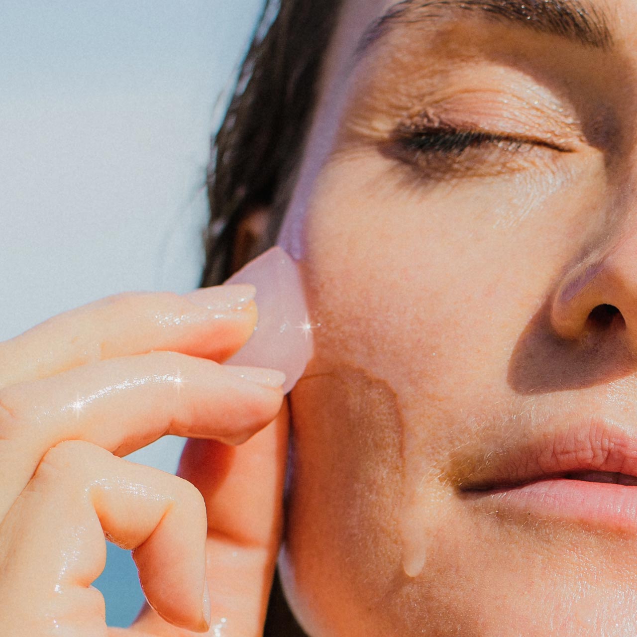 FROZEN ESSENCE – Glow Manifesto